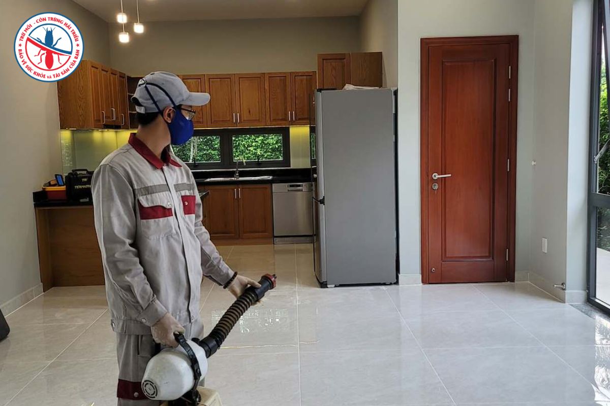 Vì Sao Ruồi Trong Kho Xưởng Cứ Xử Lý Rồi Lại Quay Lại? 6 Bao-lau-nen-thuc-hien-kiem-soat-ruoi-dinh-ky