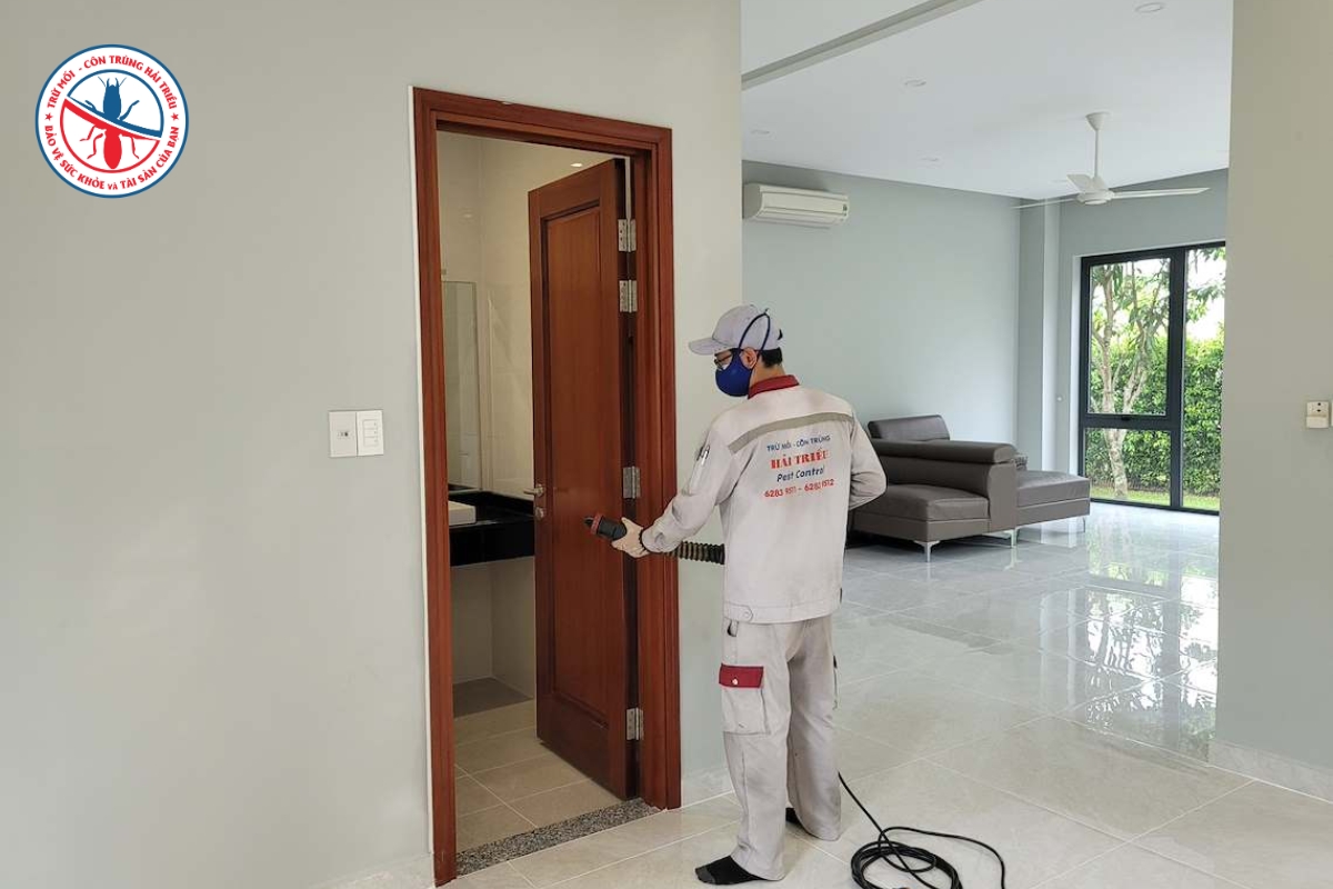 Doanh Nghiệp Cần Làm Gì Để Kiểm Soát Ruồi Nhà Xưởng? 6 Khi-Nao-Doanh-Nghiep-Nen-Su-Dung-Dich-Vu-Kiem-Soat-Ruoi-Chuyen-Nghiep